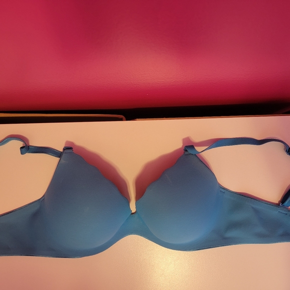 Wacoal B.Tempt'd - BWowd Convertible Scalloped Push Up Bra - Picture 1 of 2